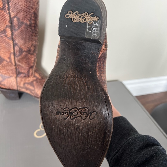 MISS MACIE SNAKIN’ IT BOOTS. ✨BRAND NEW✨ - Picture 3 of 7